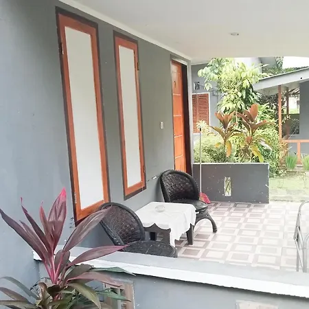 Tangkoko Ranger Homestay Bitung Exterior photo