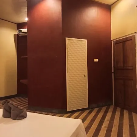 Tangkoko Ranger Homestay Bitung Exterior photo