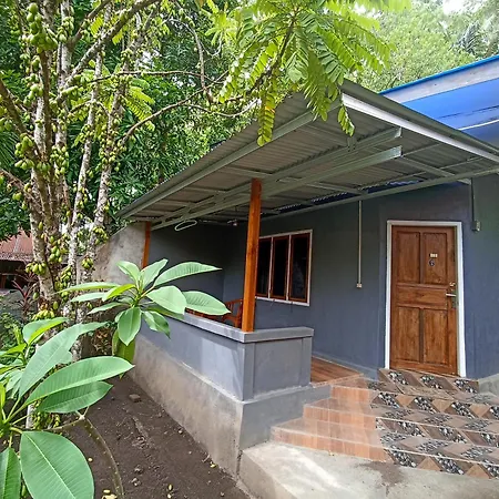 Tangkoko Ranger Homestay Bitung Exterior photo